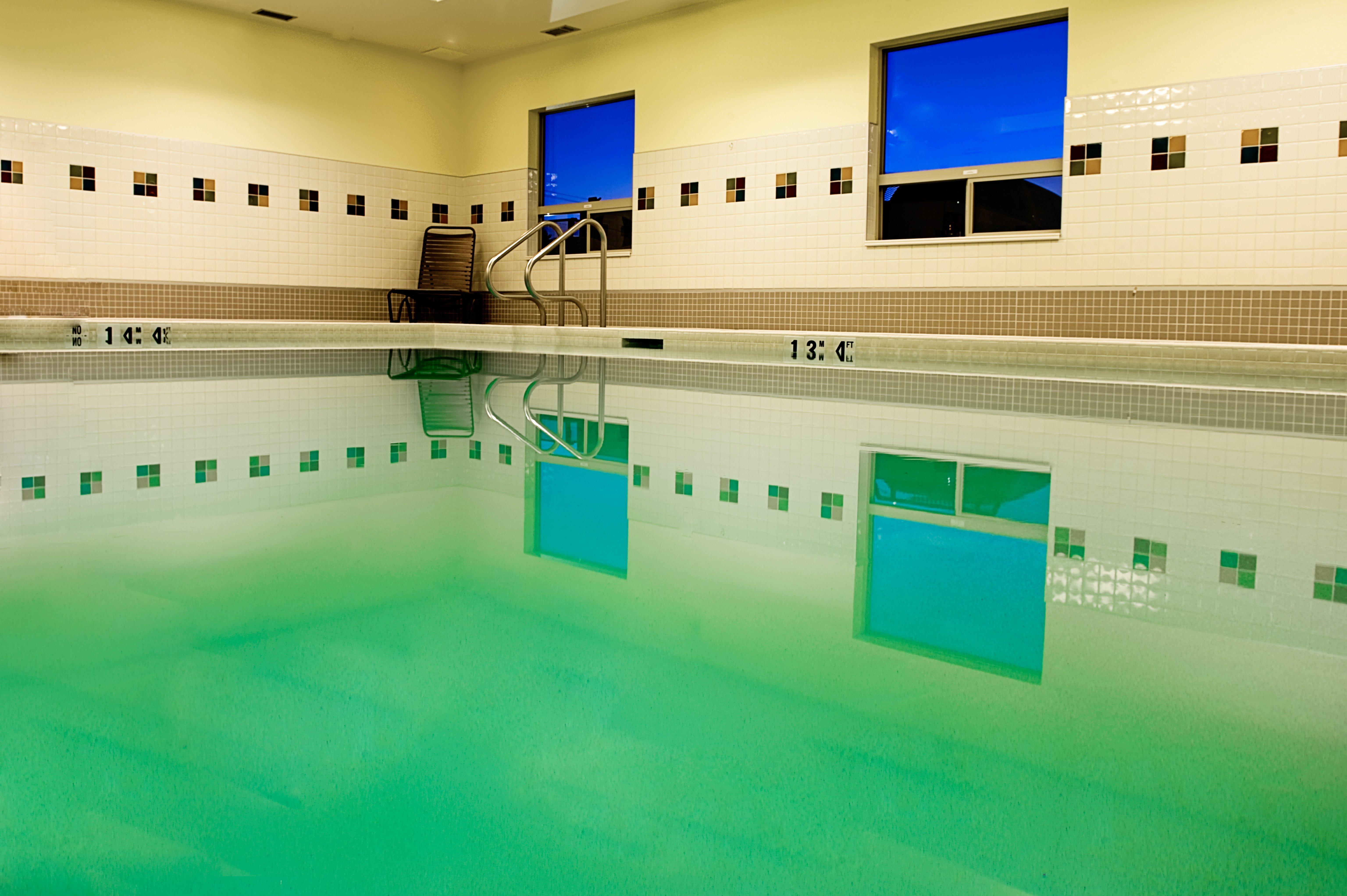 Holiday Inn & Suites Lloydminster By Ihg Buitenkant foto